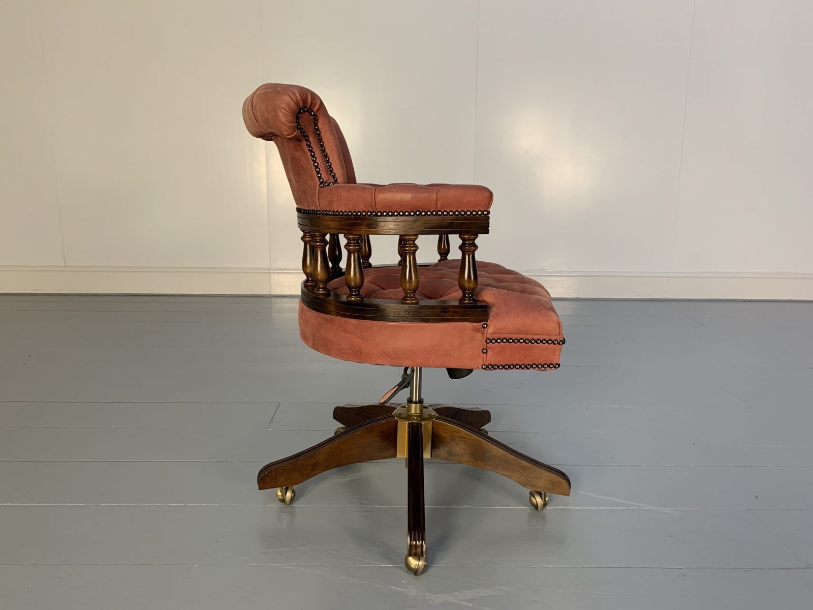 George Smith “Captain’s” Swivel Office Chair Armchair – In Pink Leather photo Furniture