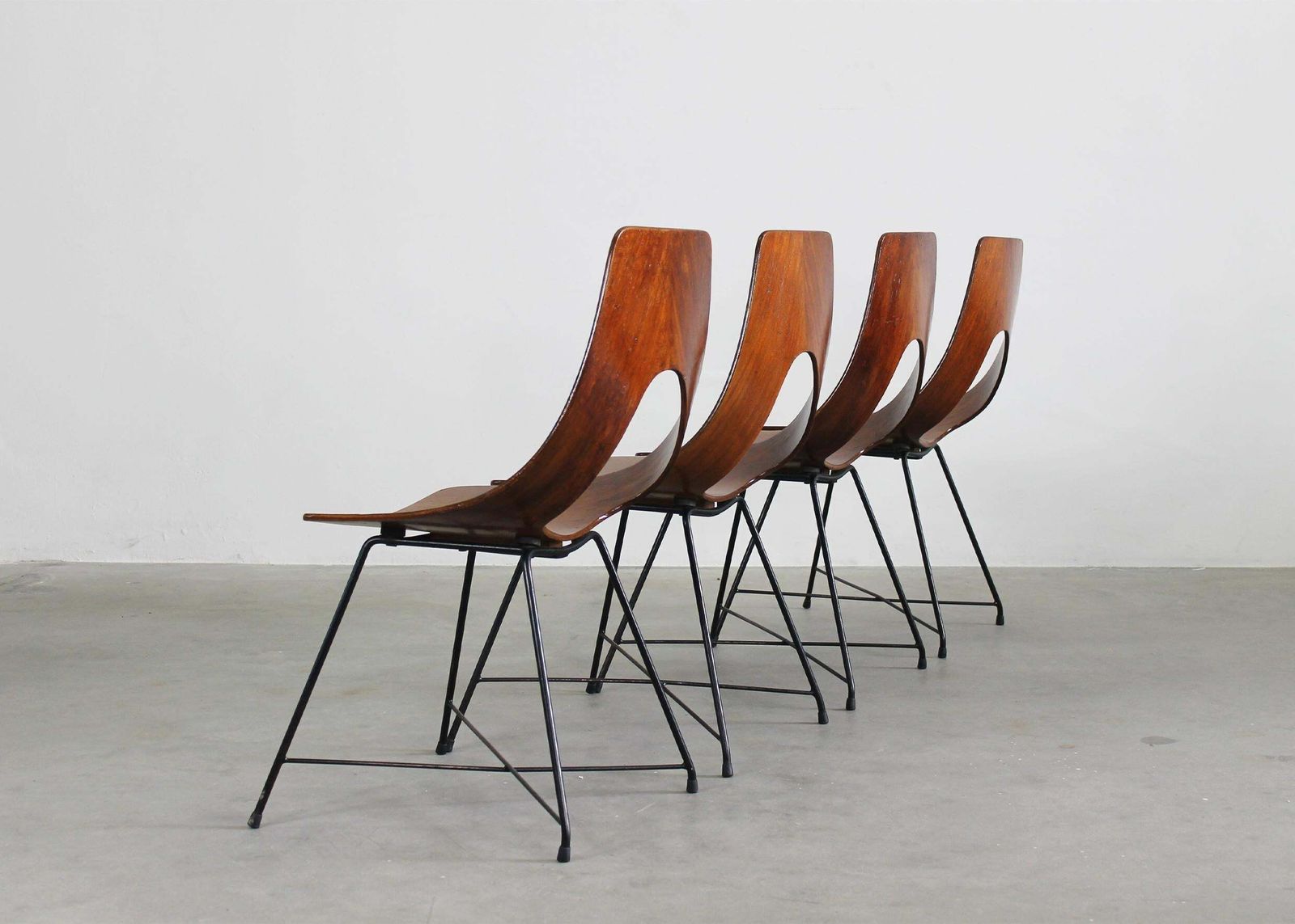 Augusto Bozzi Set Of Four Ariston Chairs In Plywood And Metal By Saporiti 1950s photo for sale