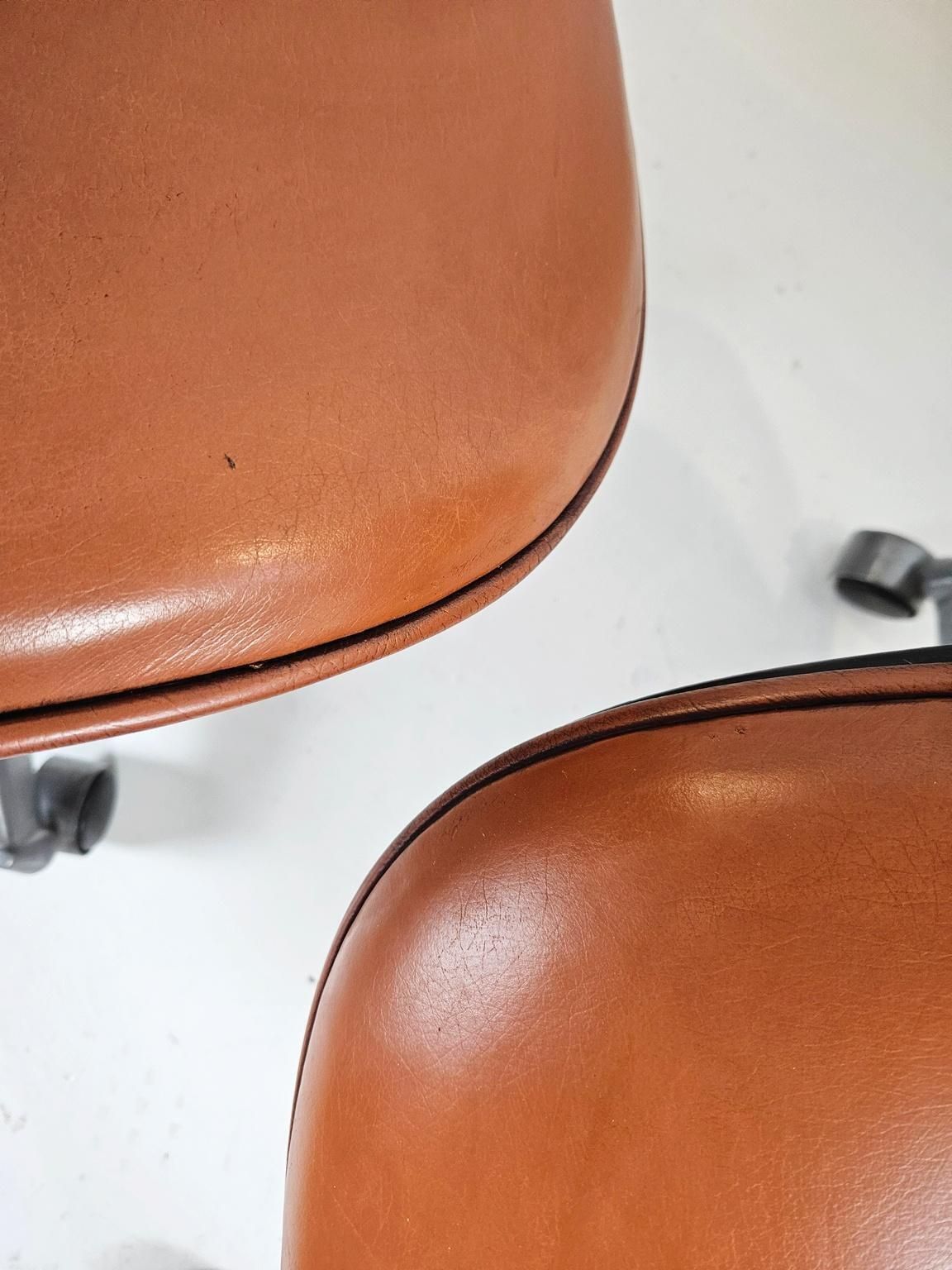 photo vintage Pair Of Swivel Desk Chairs "Terni" By Ico Parisi For Mim Rome Italy