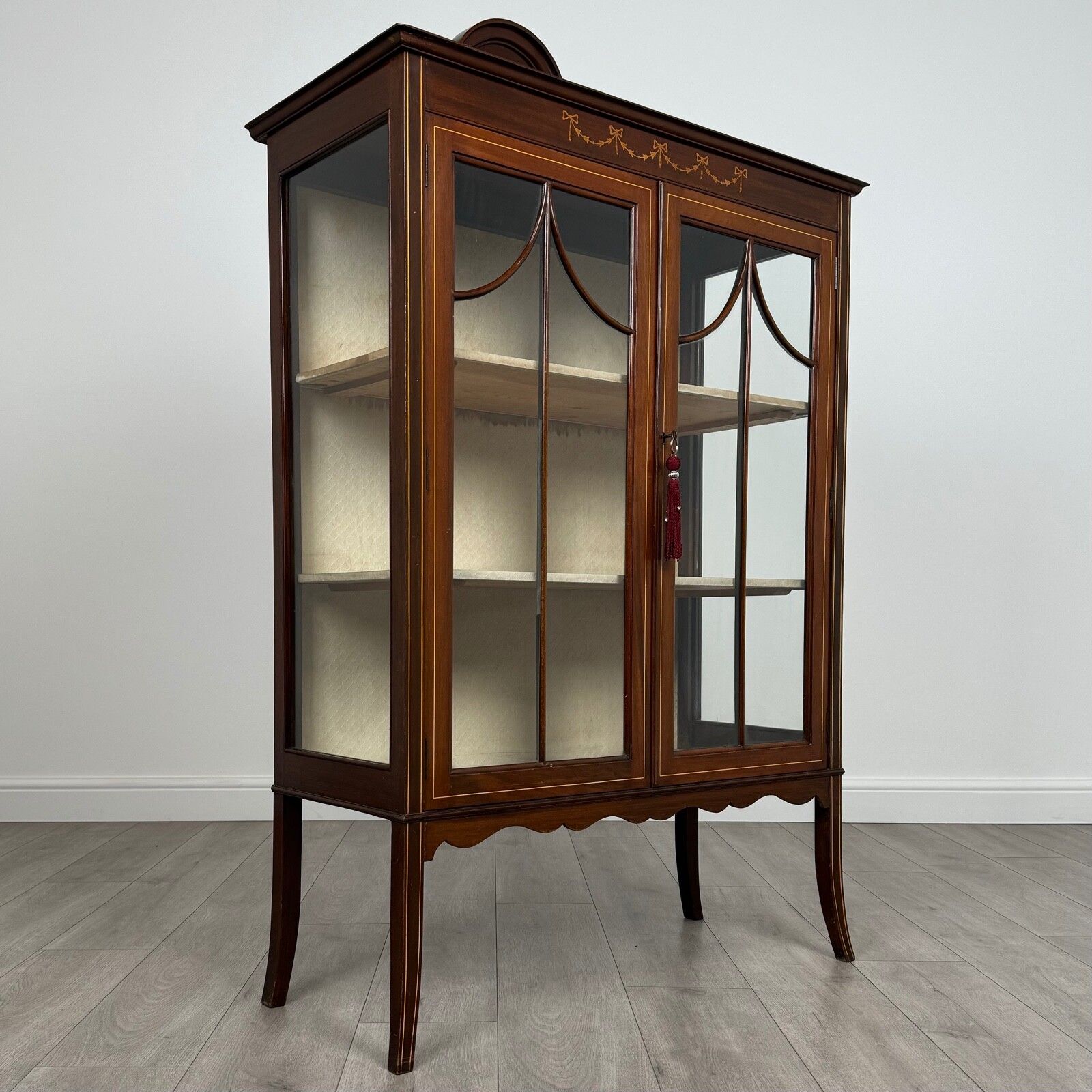 photo furniture Antique 20th Century Inlaid Display Cabinet In Mahogany