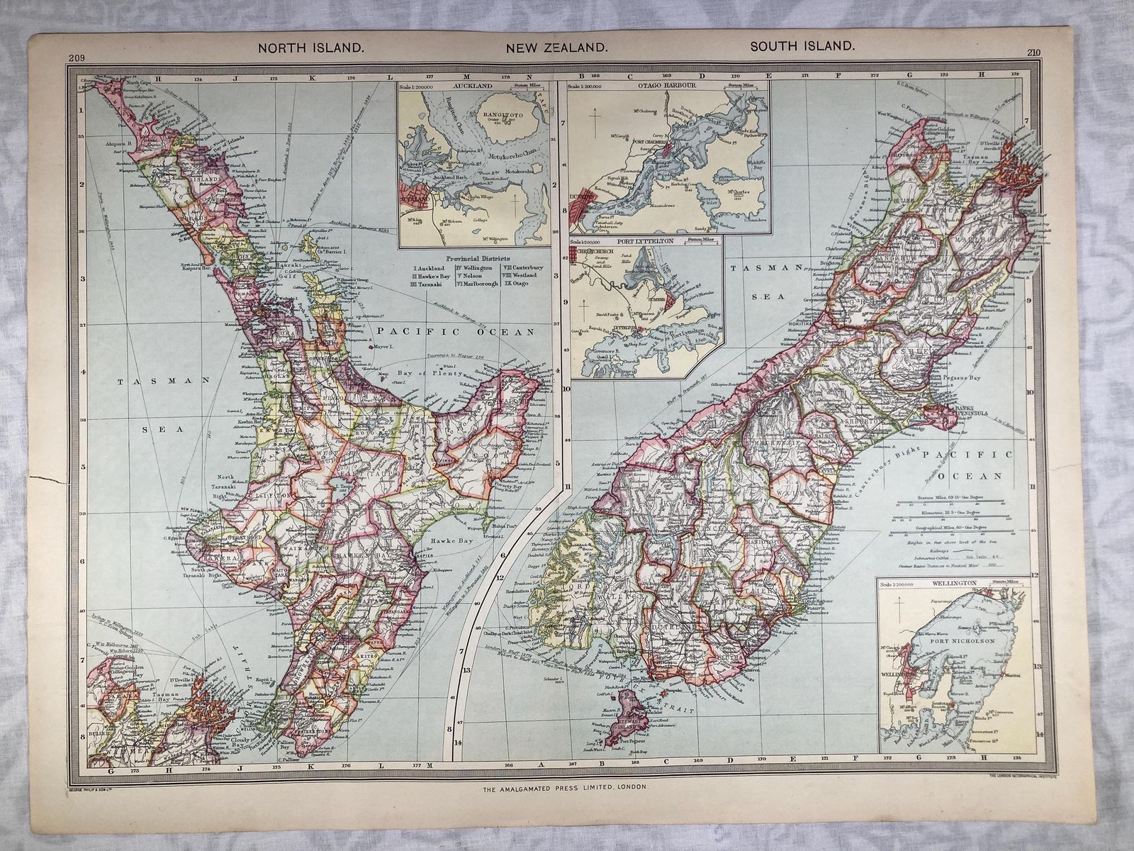Original And Authentic Atlas Map Of New Zealand   Harmsworth Universal Atlas And Gazetteer (Circa 1900, Pre Wwi)