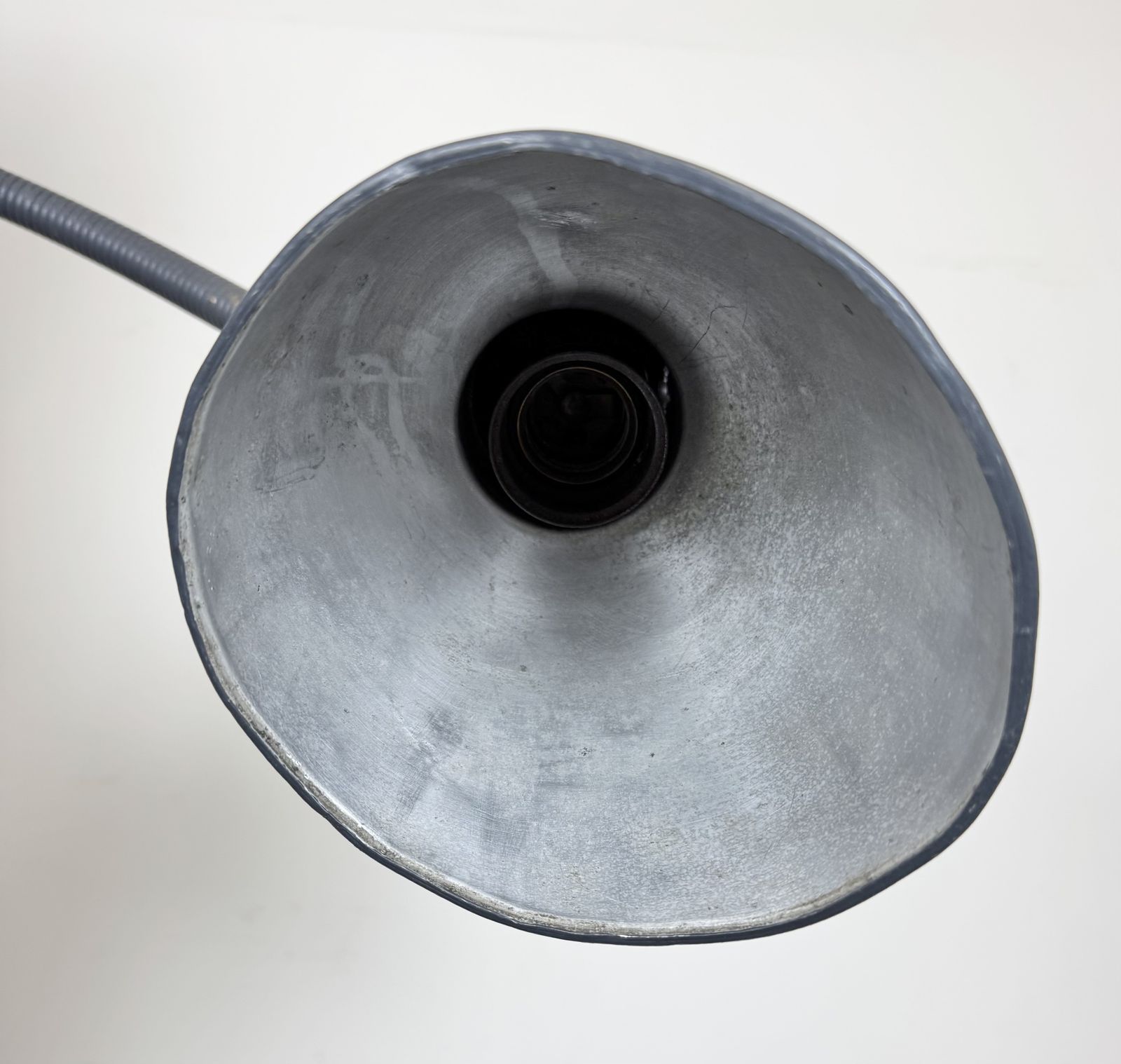 photo vinterior Grey Painted Industrial Scissor Wall Lamp, 1960s