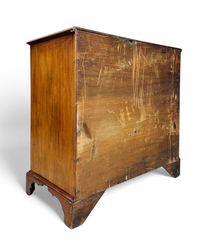photo furniture Antique Georgian Walnut Chest Of Drawers George 11 Superior Quality Bracket Feet