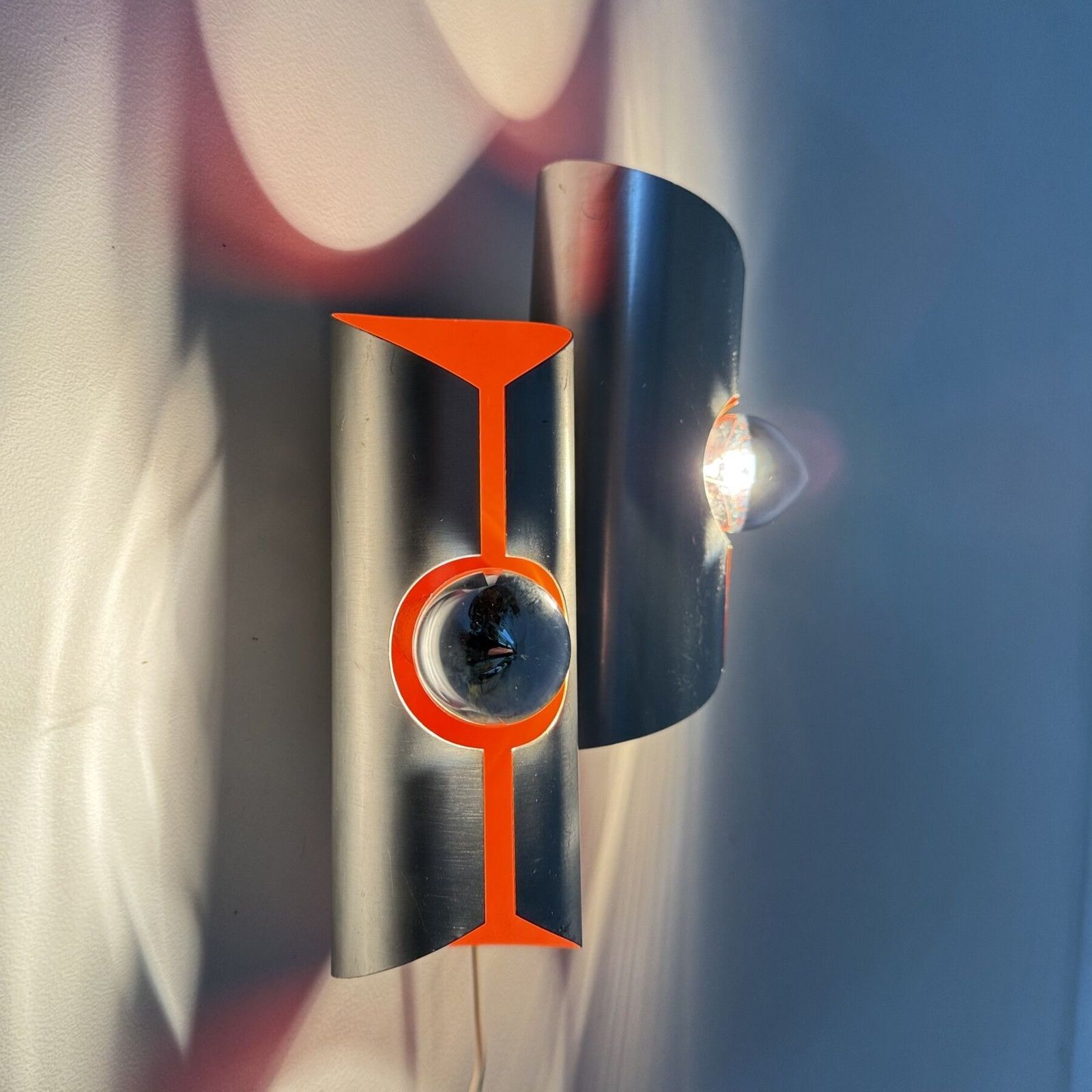 Space Age Aluminium Wandlamp Met Oranje Binnenzijde, Ca. Jaren 1970 photo Verlichting