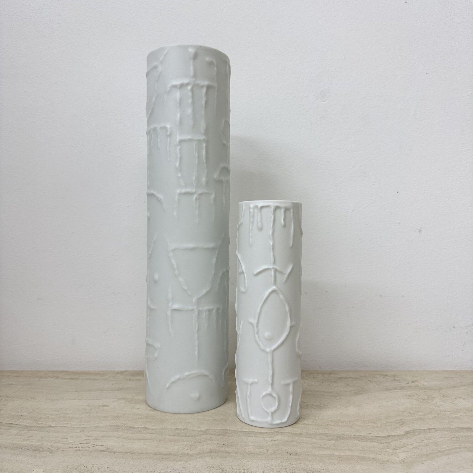 Set Van 2 Abstracte Porseleinen Vazen Van Cuno Fischer Voor Rosenthal, Duitsland, Jaren 1980 photo furniture