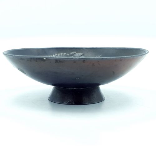photo vintage Japanese Metal Bowl Small Crane Turtle Meiji Taisho Hand Engraved Artisan Rare
