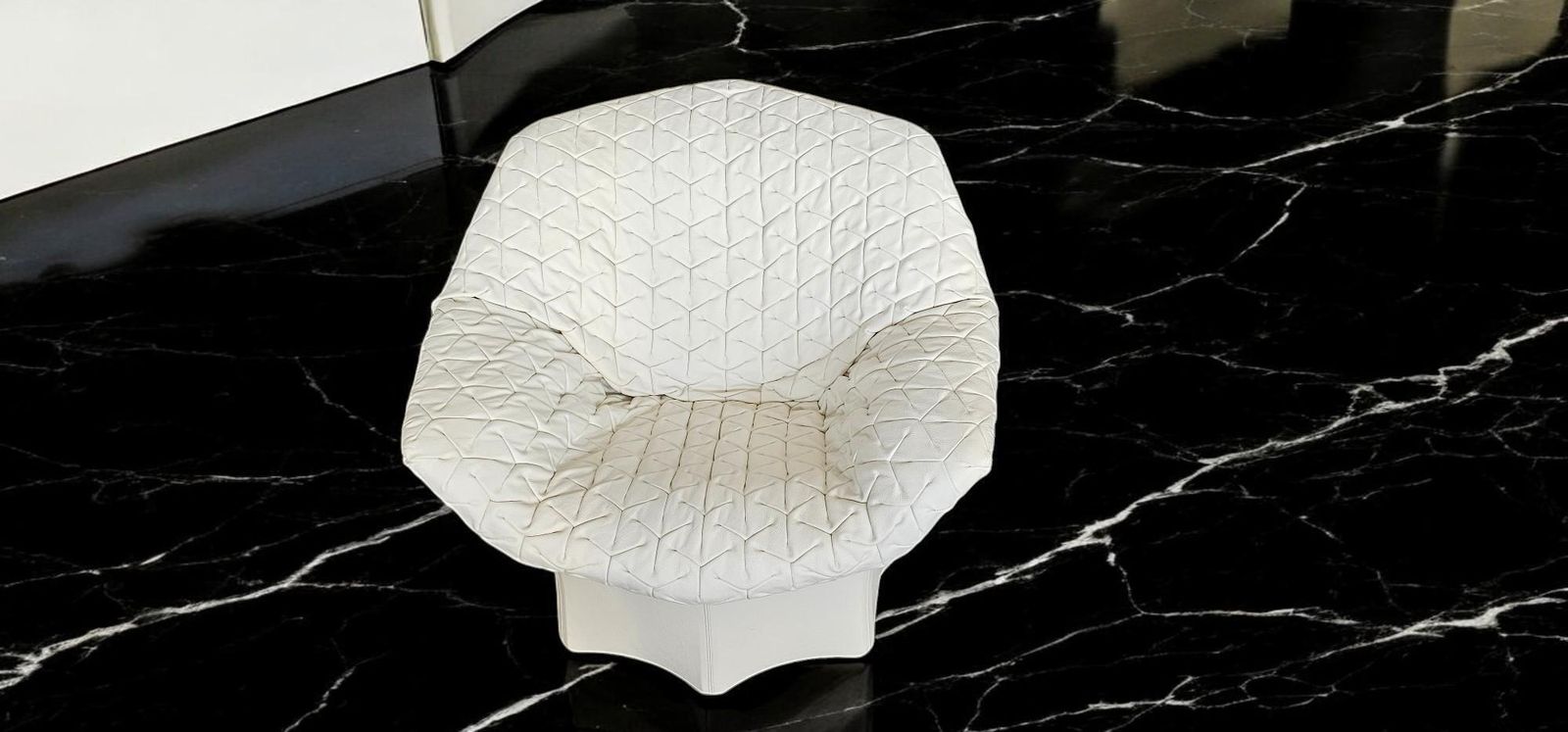 photo vinterior Italian Juliet Armchairs Designed By Benjamin Hubert For Poltrona Frau, 2015