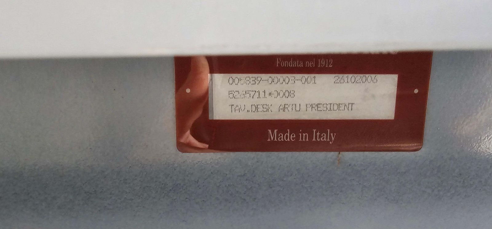 photo vinterior Italian Executive Frau Desk " Artu' President Desk"  By Michele De Lucchi, 2006