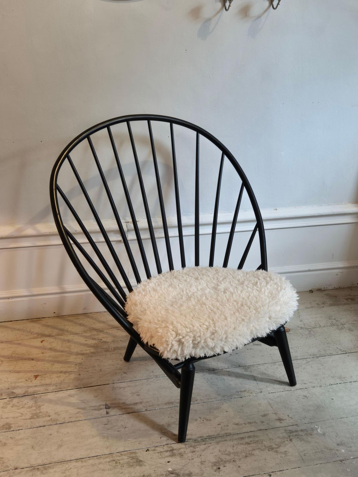 Graphic, Minimalist Chair "Arc"/"Bågen", A Scandinavian Mid Century Classic photo vinterior