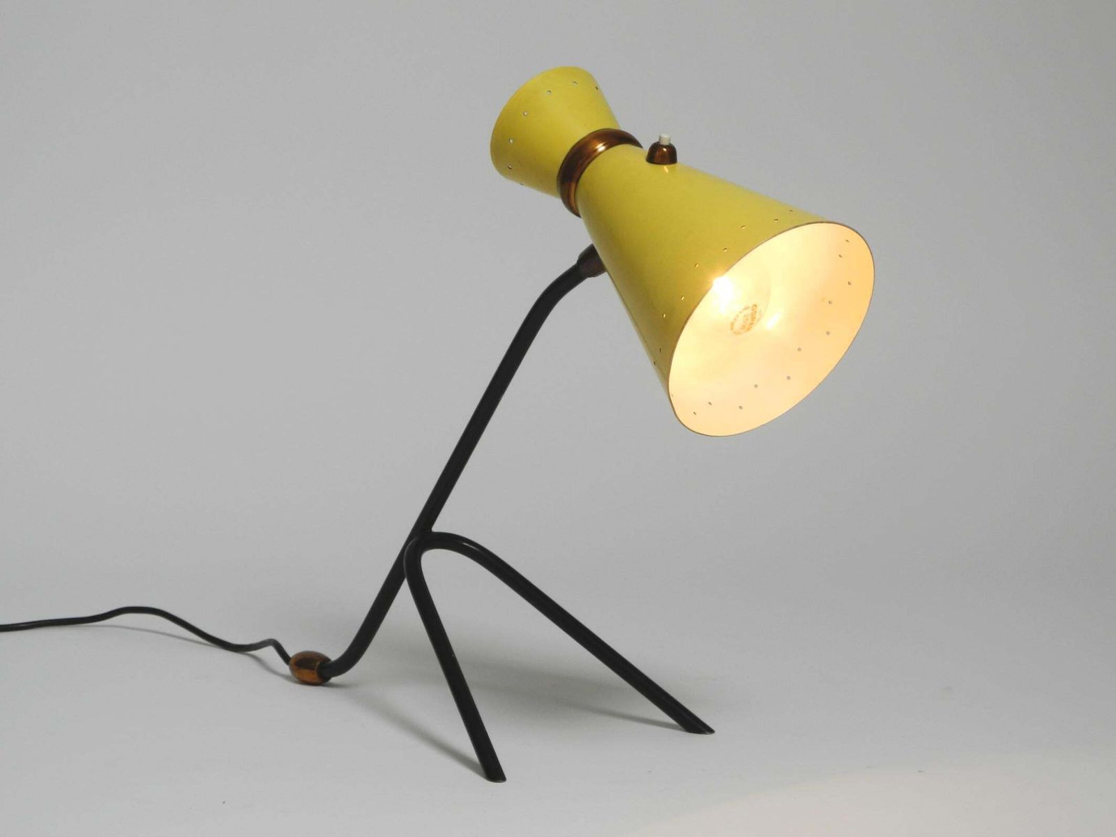 Beautiful Large Mid Century Tripod Table Lamp With Yellow Diabolo Lampshade photo Lighting