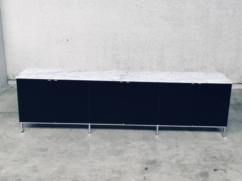 photo vinterior 1970's Midcentury Modern Design Credenza By Florence Knoll