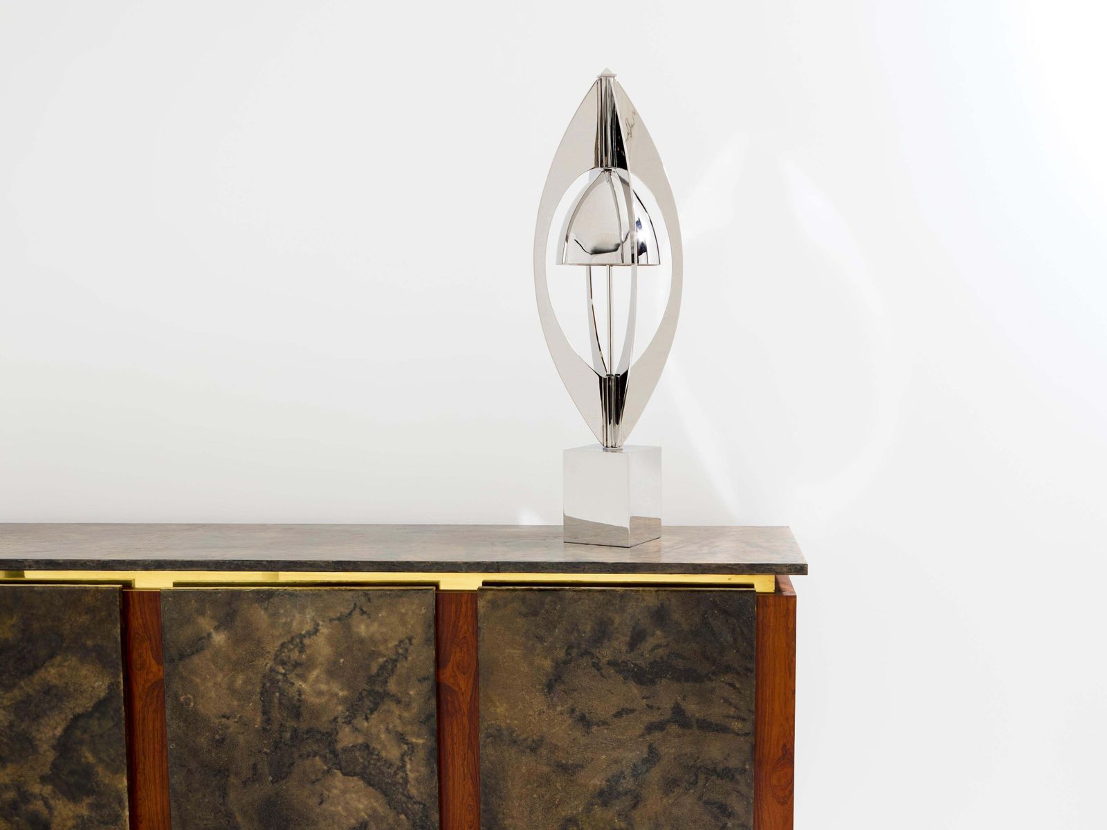 Lampe Ogive en métal nickelé, Jacques Charles pour Maison Charles, 1965 photo for sale