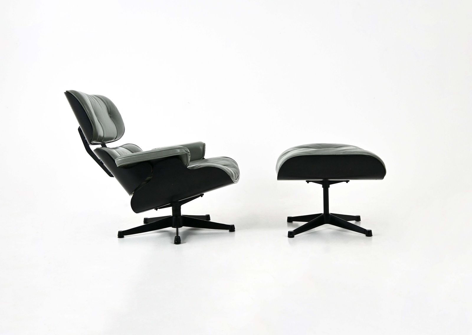 Lounge Chair By Charles & Ray Eames For Herman Miller, 1970s photo Furniture