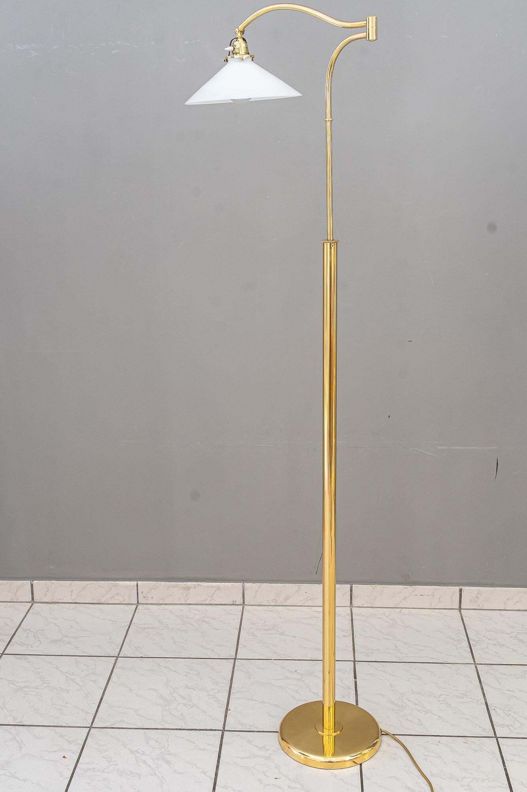 1115.0 Sviweling And Hight Adjustable Art Deco Floor Lamp Vienna Around 1920s photo