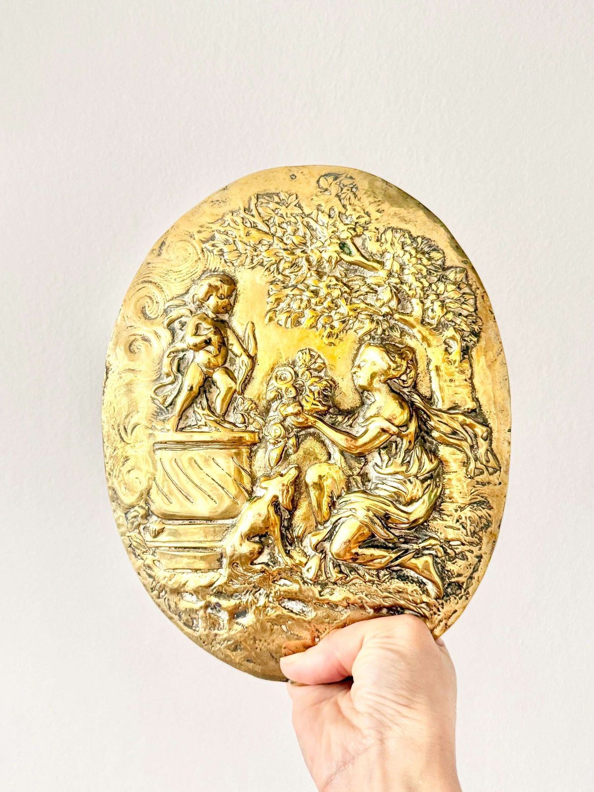 photo furniture Antique Large Oval Cast Brass Bas Relief Depicting Offering To Love Cupid Rococo Pompadour French Style Tribute To Love Pair Hanging Plaque