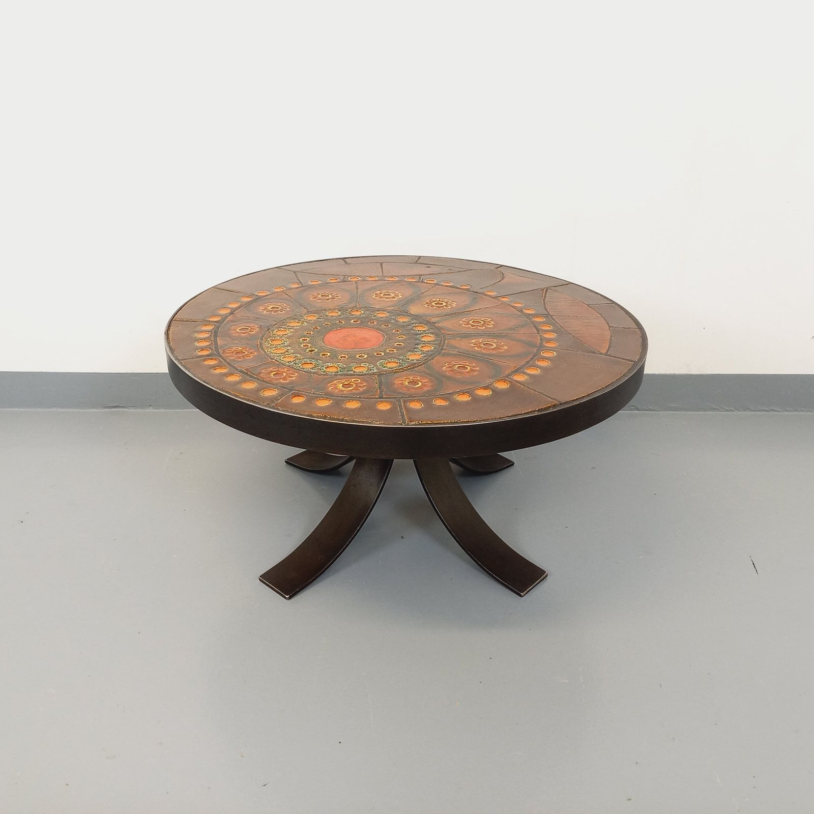 Raymond Corroyez Round Coffee Table In Ceramic And Steel