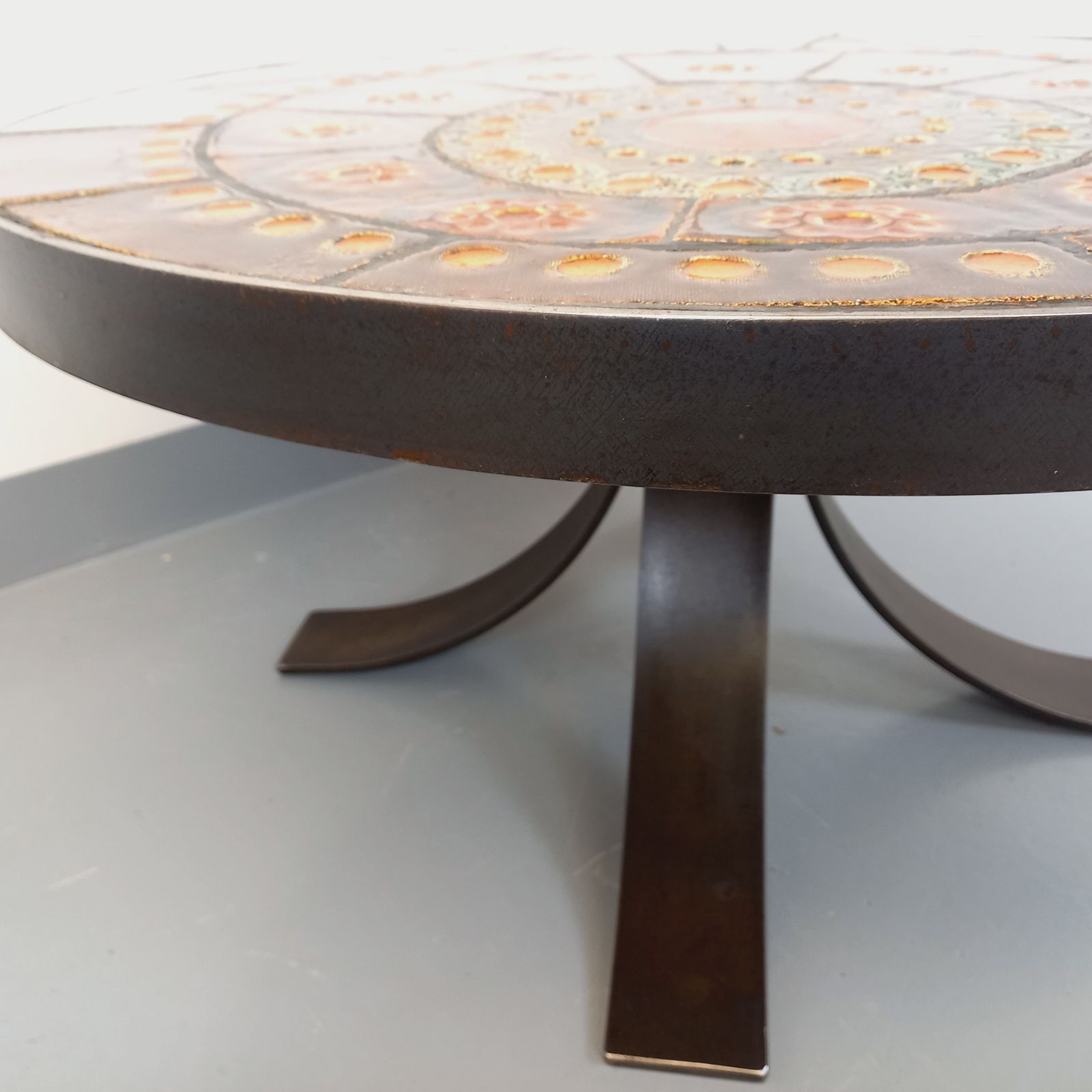 Raymond Corroyez Round Coffee Table In Ceramic And Steel photo Furniture