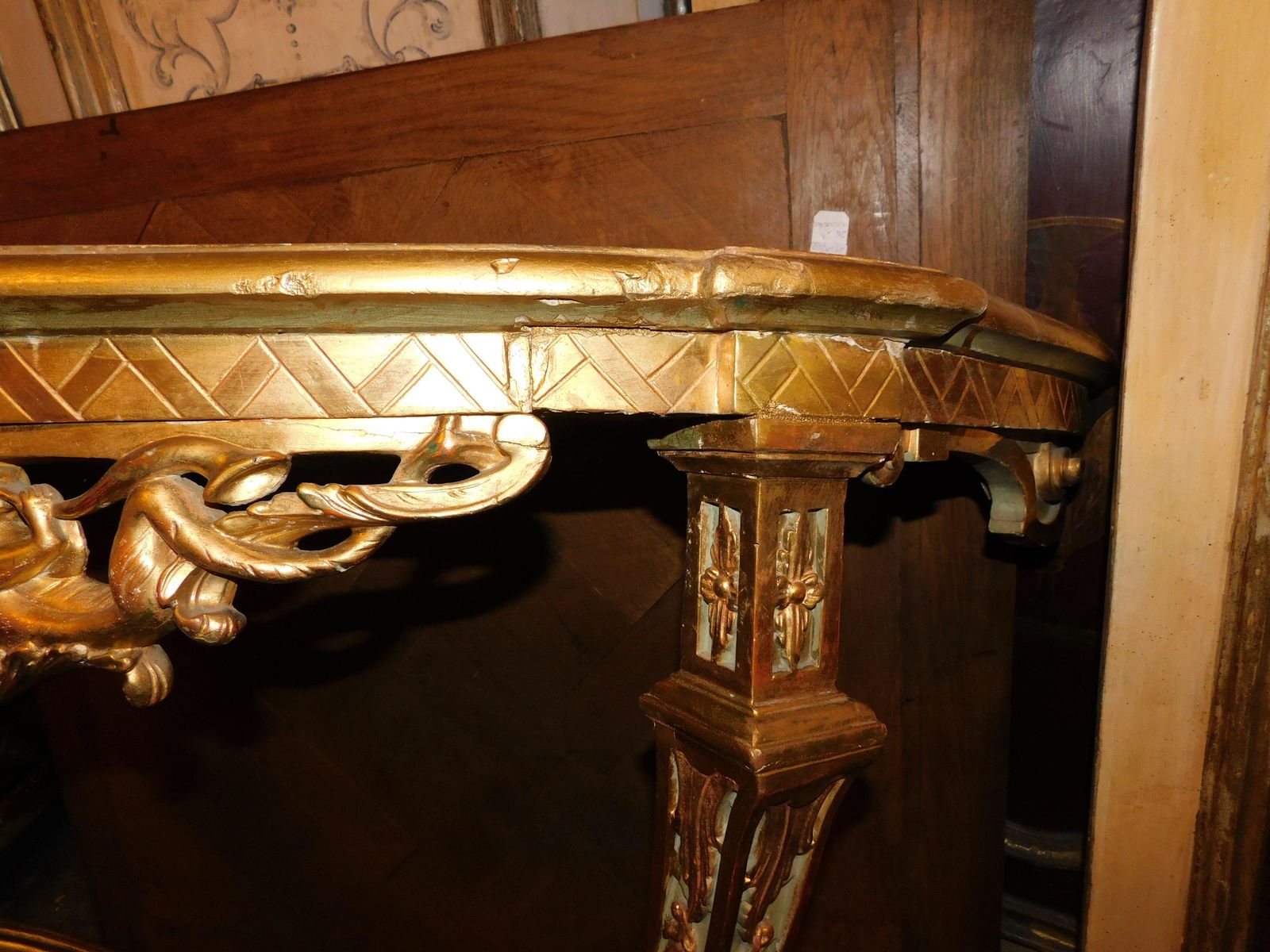 photo furniture Console Table Carved In A Drop Shape In Lacquered And Gilded Wood, Italy