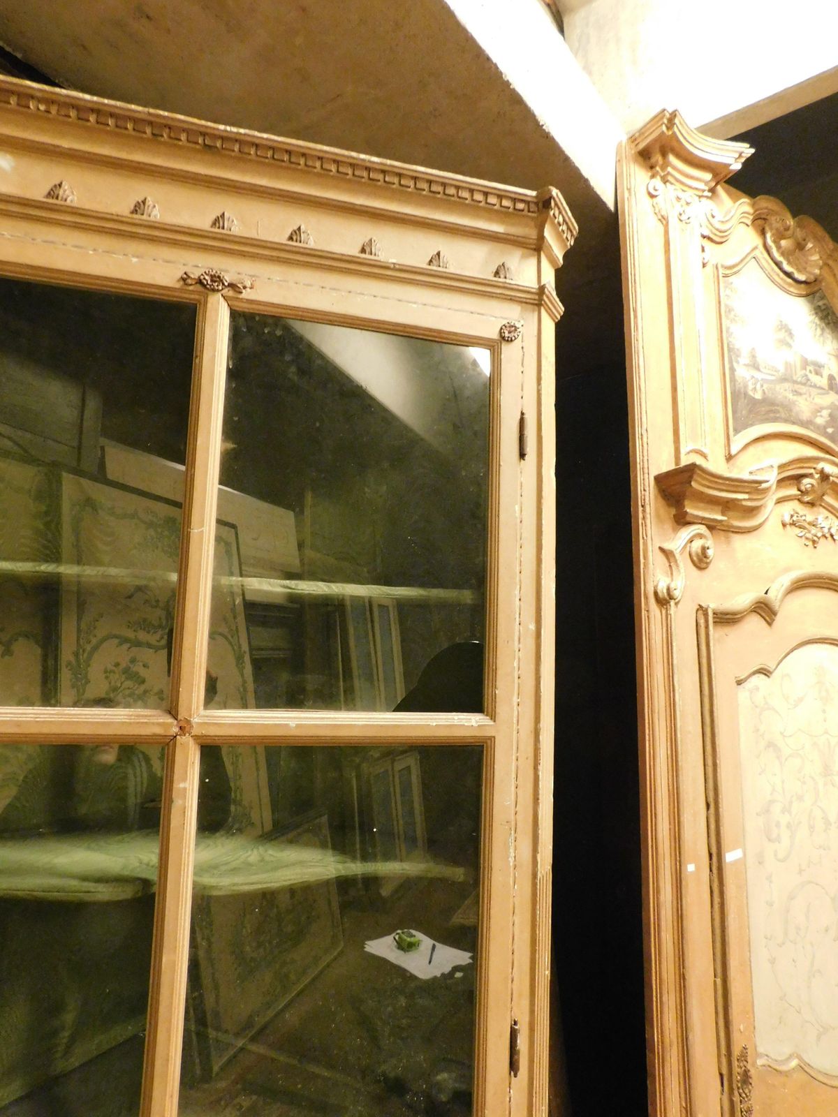 Corner Display Cabinet In Yellow Lacquered Wood With Glass Part, Italy photo 2577.0