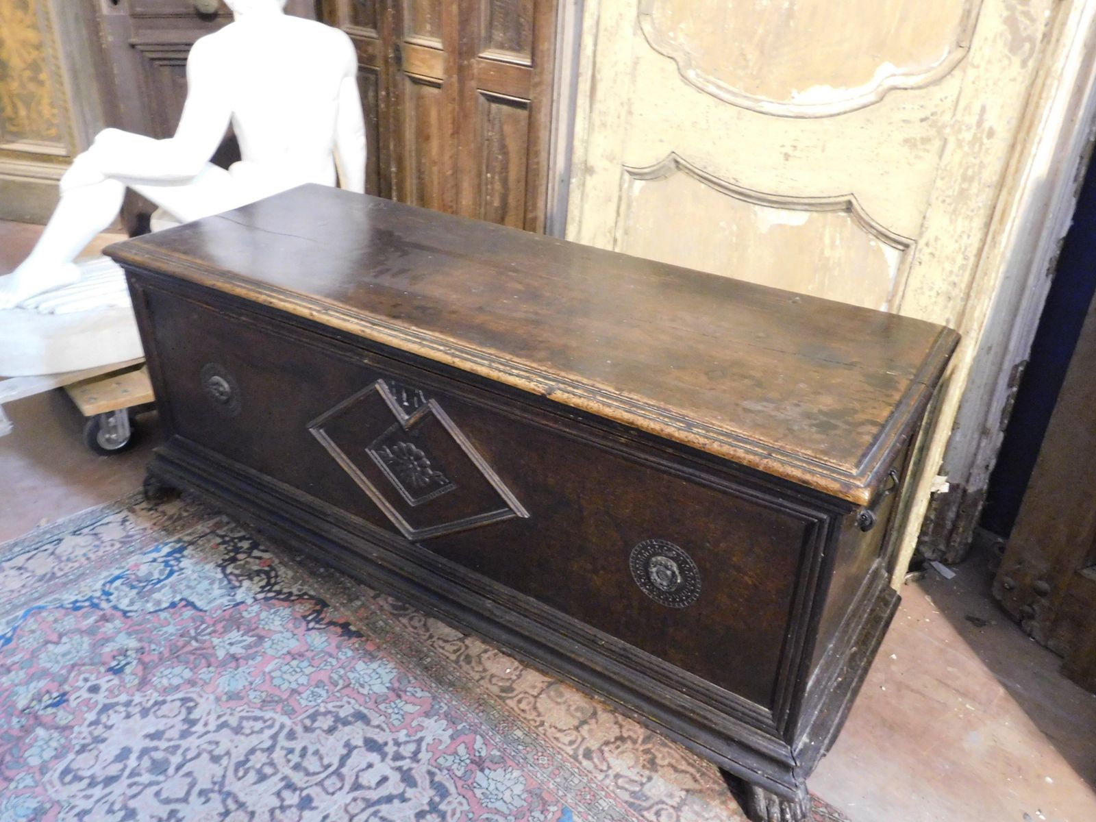 Chest In Walnut Wood, Carved With Three Flowers And Lion's Paw Feet, Italy photo vinterior