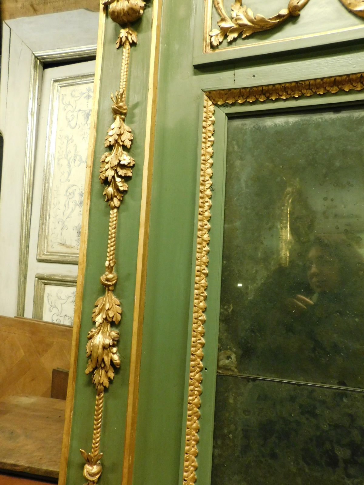 Green And Gold Lacquered Console Complete With Mirror And Table, France photo vinterior