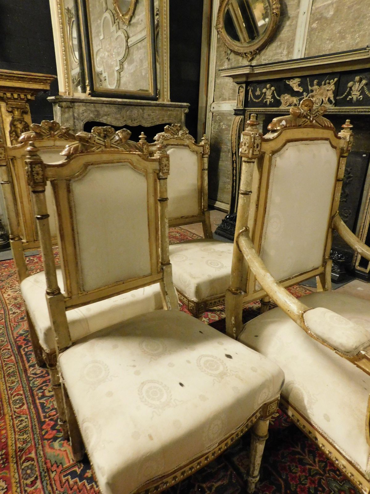 Living Room Set With 1 Armchair And 3 Carved And Gilded Chairs, Italy photo buy