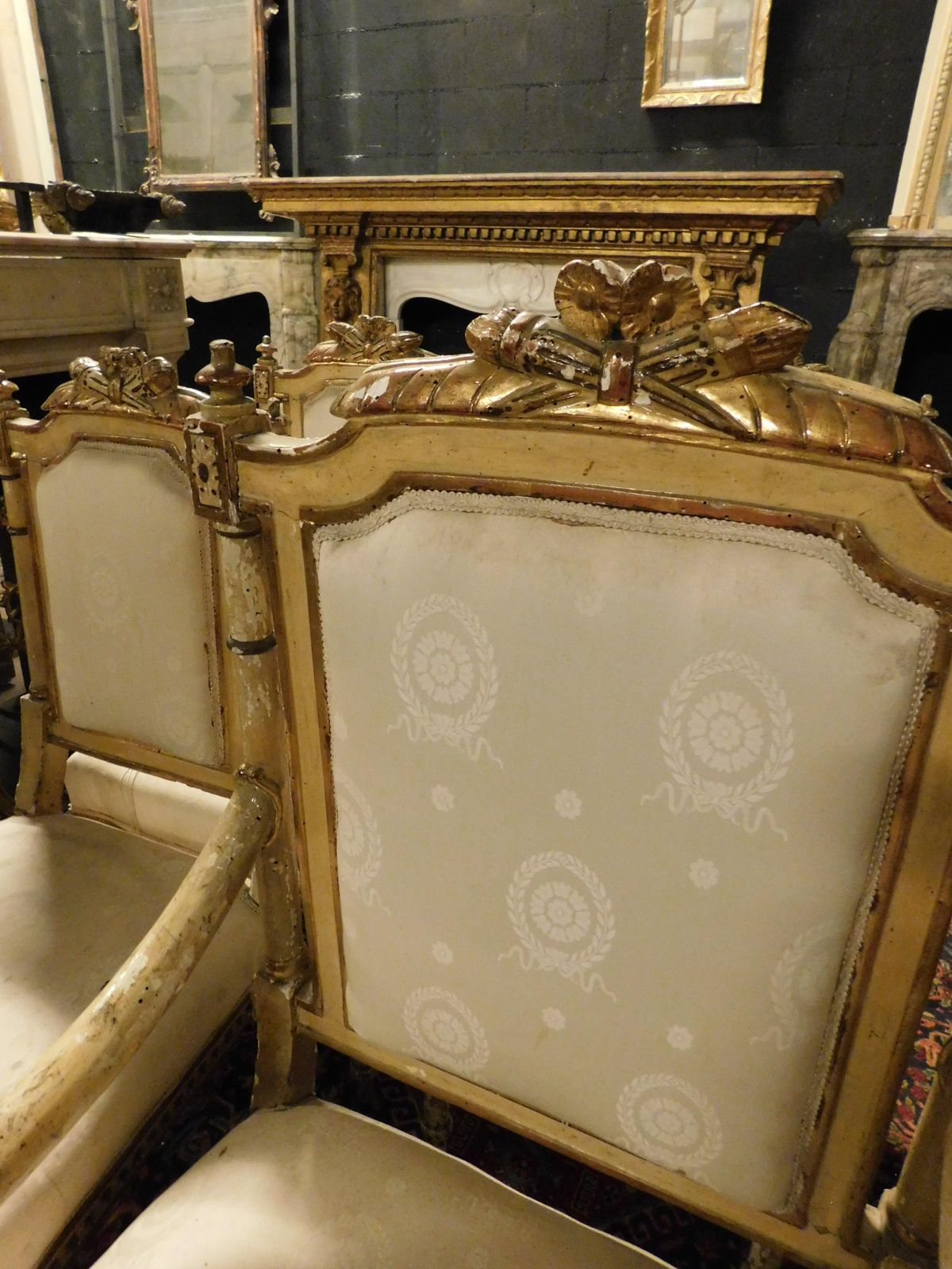 photo furniture Living Room Set With 1 Armchair And 3 Carved And Gilded Chairs, Italy