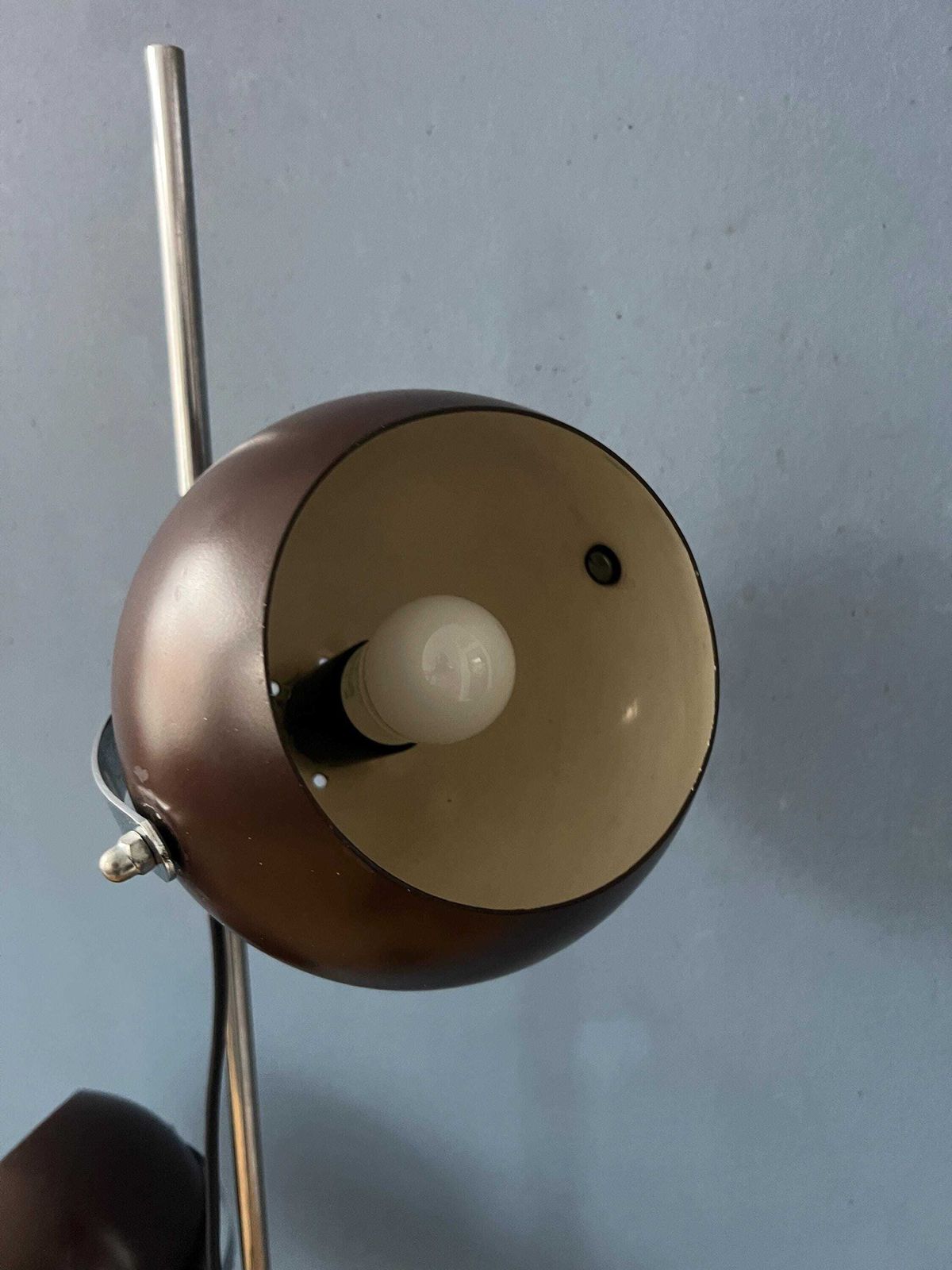 photo furniture Bruine Mid Century Space Age Eyeball Vloerlamp