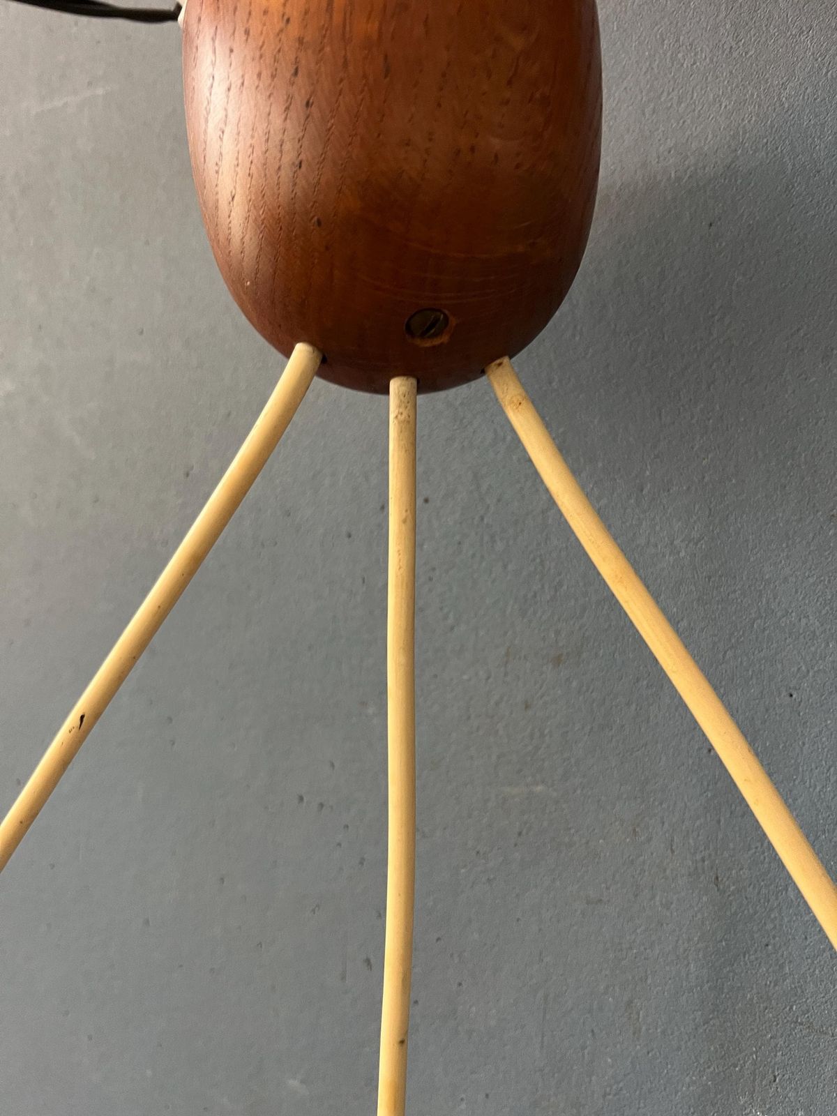 photo for sale Teakhouten Hanglamp Met Opaline Glazen Kappen 512 Van Uno & östen Kristiansson Voor Luxus Sweden