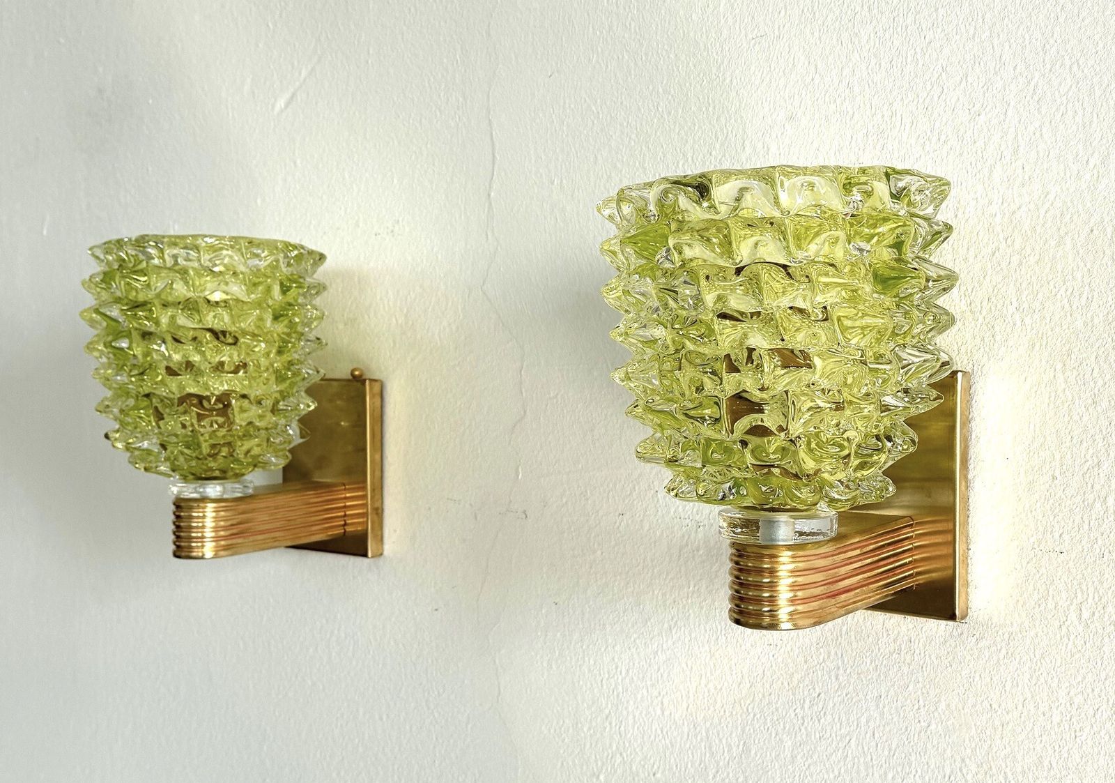 Italian Art Deco Brass And Green Rostrato Murano Glass Wall Sconces In Barovier Toso Style photo for sale