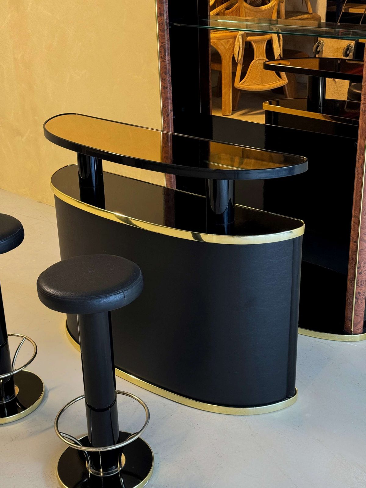 Midcentury Black Lacquered And Burlwood Cocktail Bar photo 3584.0