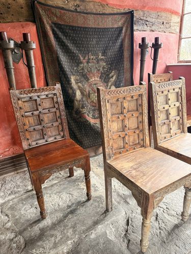 Set Of 4 Rare Antique Studded Rustic Elizabethan Style Diner Hall Chairs photo 799.0