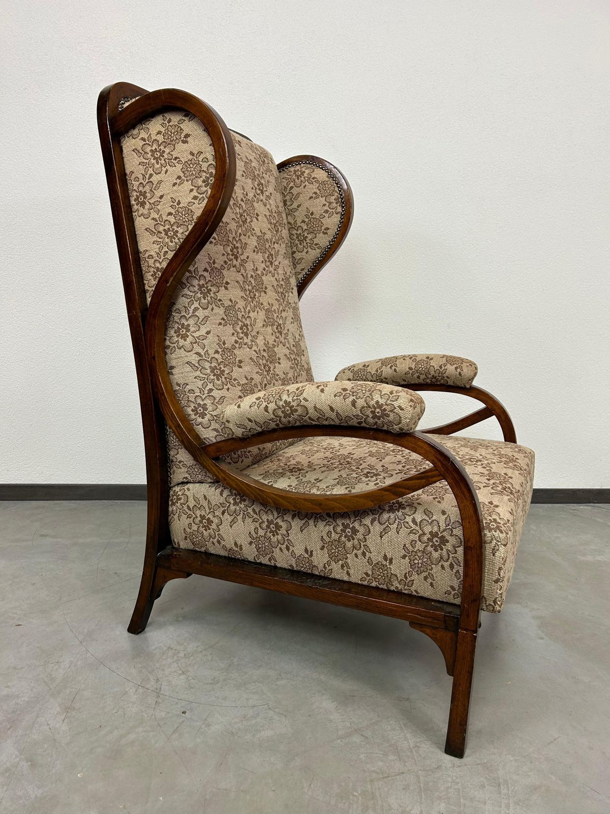 Art Nouveau Wingchair No.6542 By Thonet photo for sale