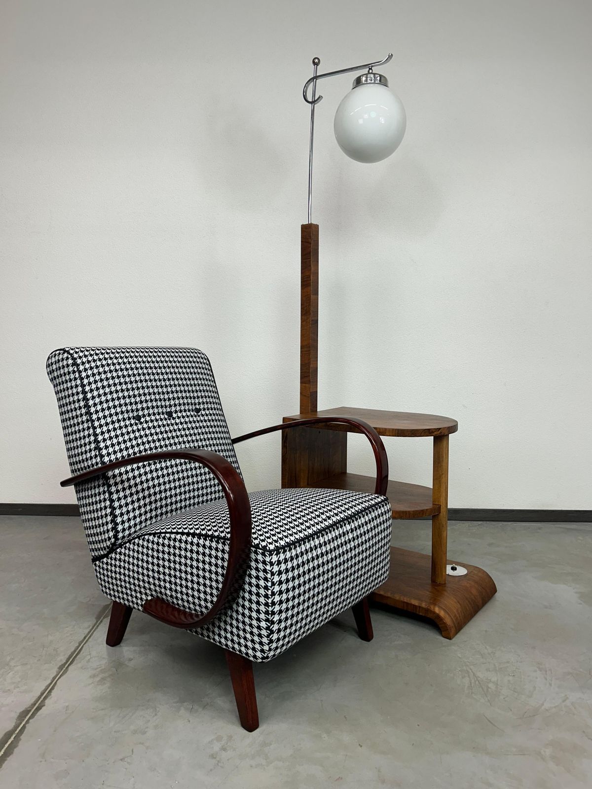 photo furniture Pepito Art Deco Armchair By Jindřich Halabala