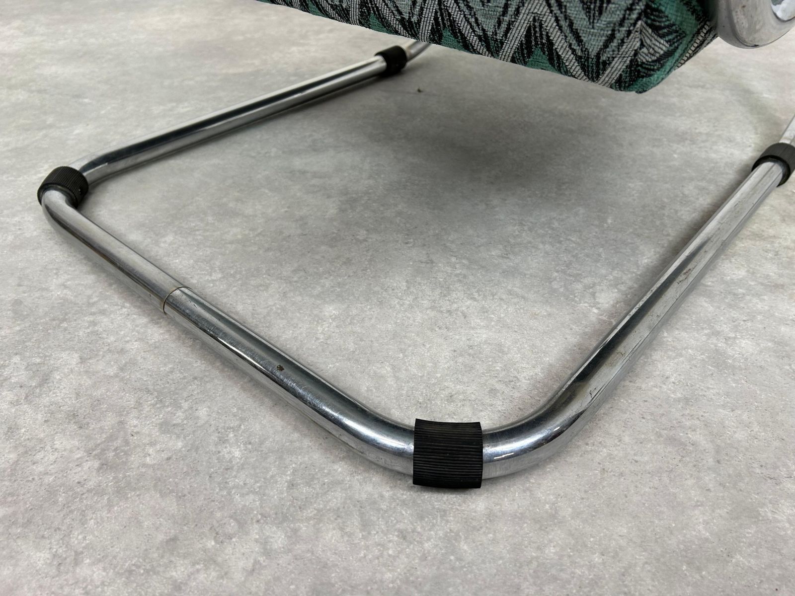 photo furniture Tubular Steel Armchair By Tubax