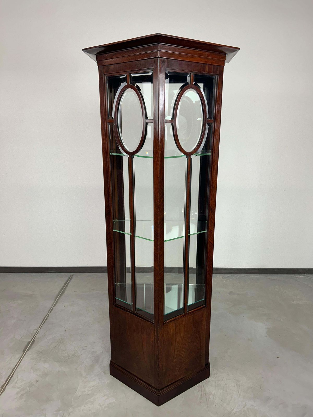 Secession Showcase photo furniture