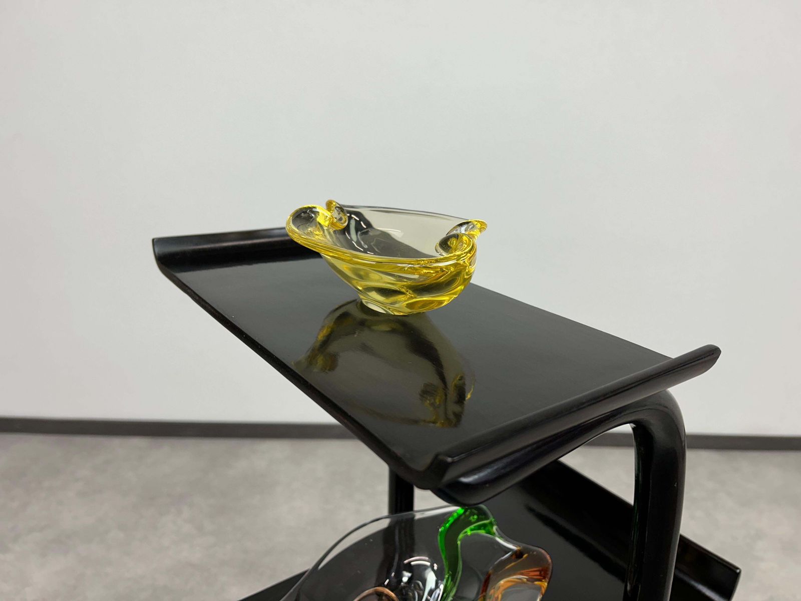 photo vinterior Very Rare Pagoda Plant Stand D68 By Thonet Mundus