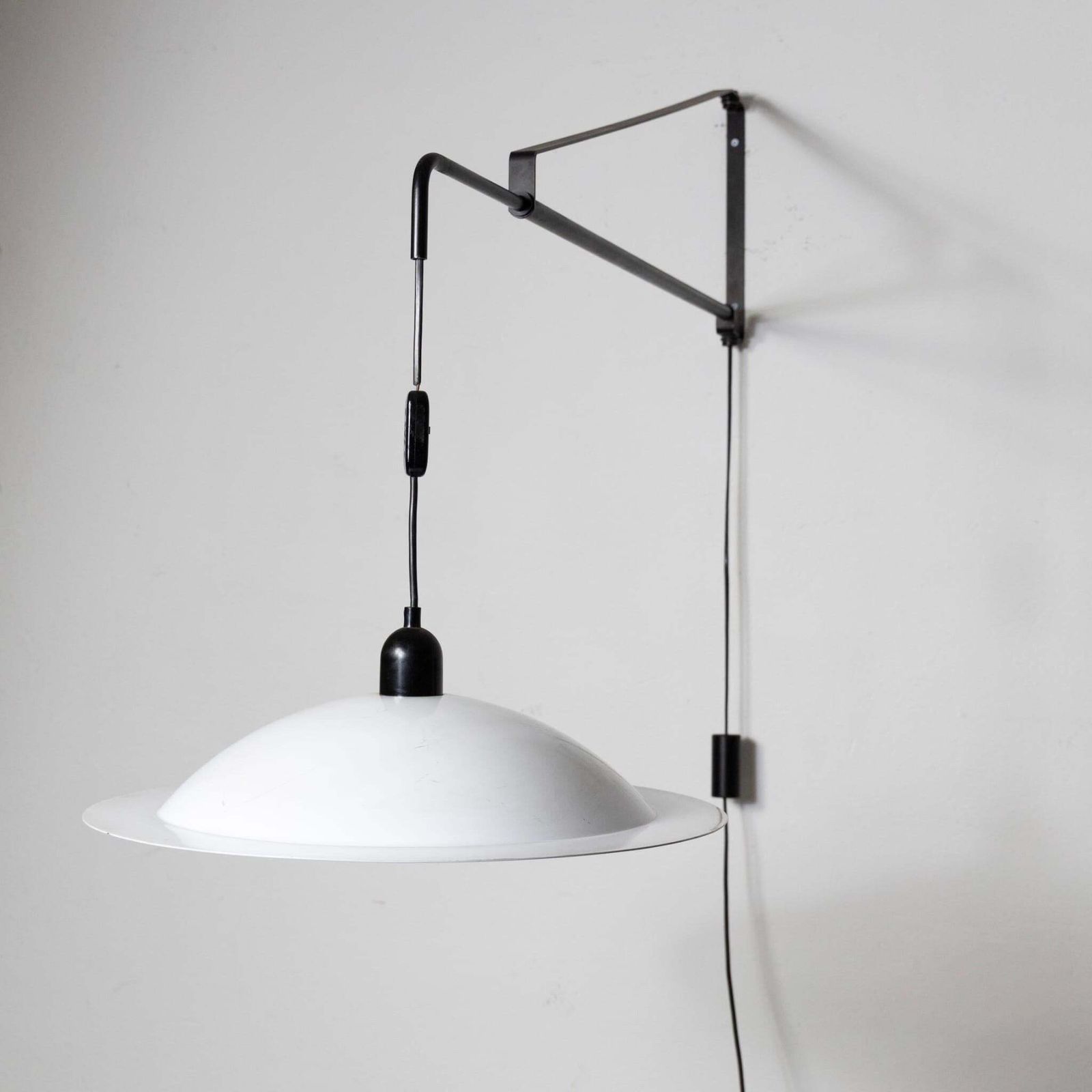 photo vinterior Mid Century Wall Lamp Potence Counterweight By Stilnovo. Italy, 1970s