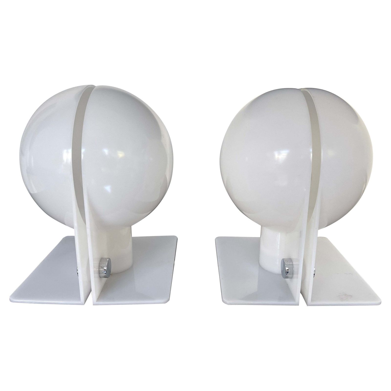 Pair Of Lucite Lamps Sirio By Brazzoni Lampa For Harvey Guzzini. Italy, 1970s