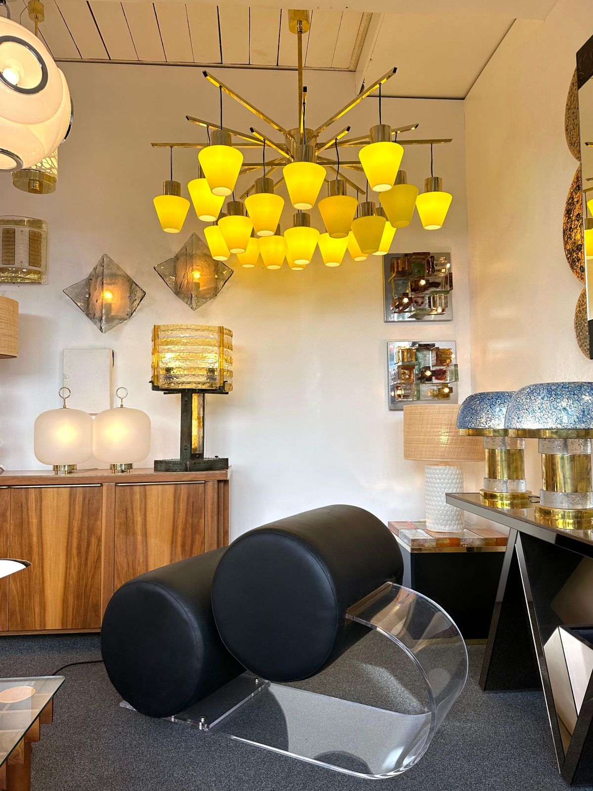 Lighting Large Contemporary Brass Chandelier Yellow Murano Glass Cup, Italy photo