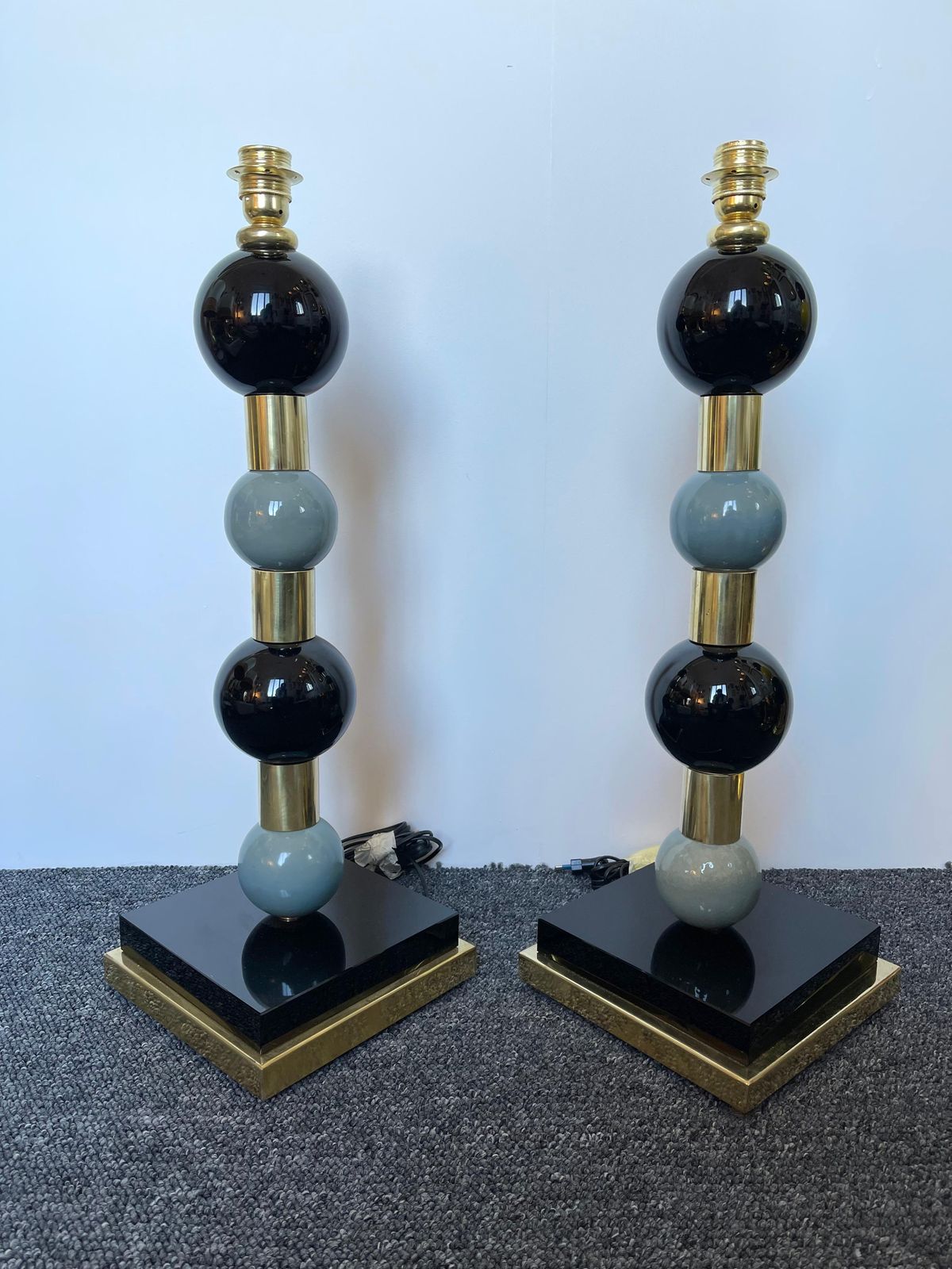 photo vinterior Contemporary Pair Of Brass Murano Glass And Ceramic Ball Lamps, Italy