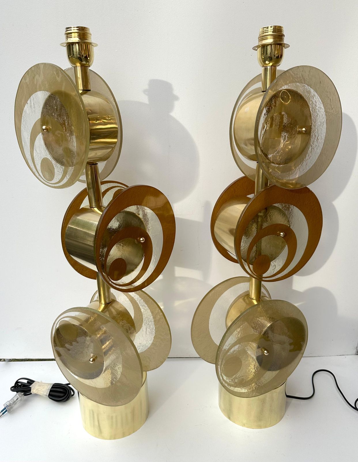 photo vinterior Contemporary Pair Of Brass And Murano Glass Spiral Disc Lamps, Italy
