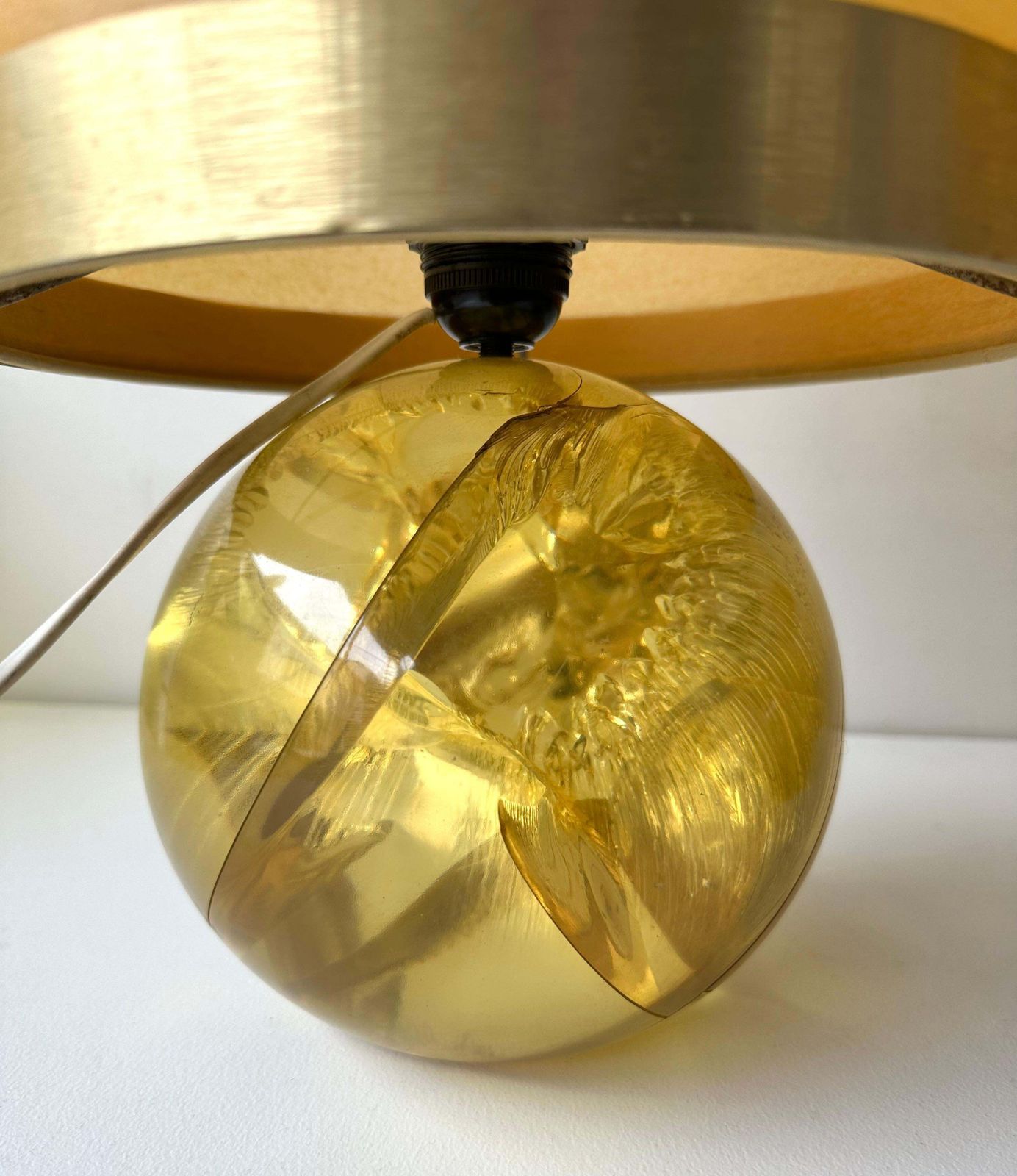 photo furniture Pair Of Lamps Yellow Fractal Resin By François Godebski , France, 1970s