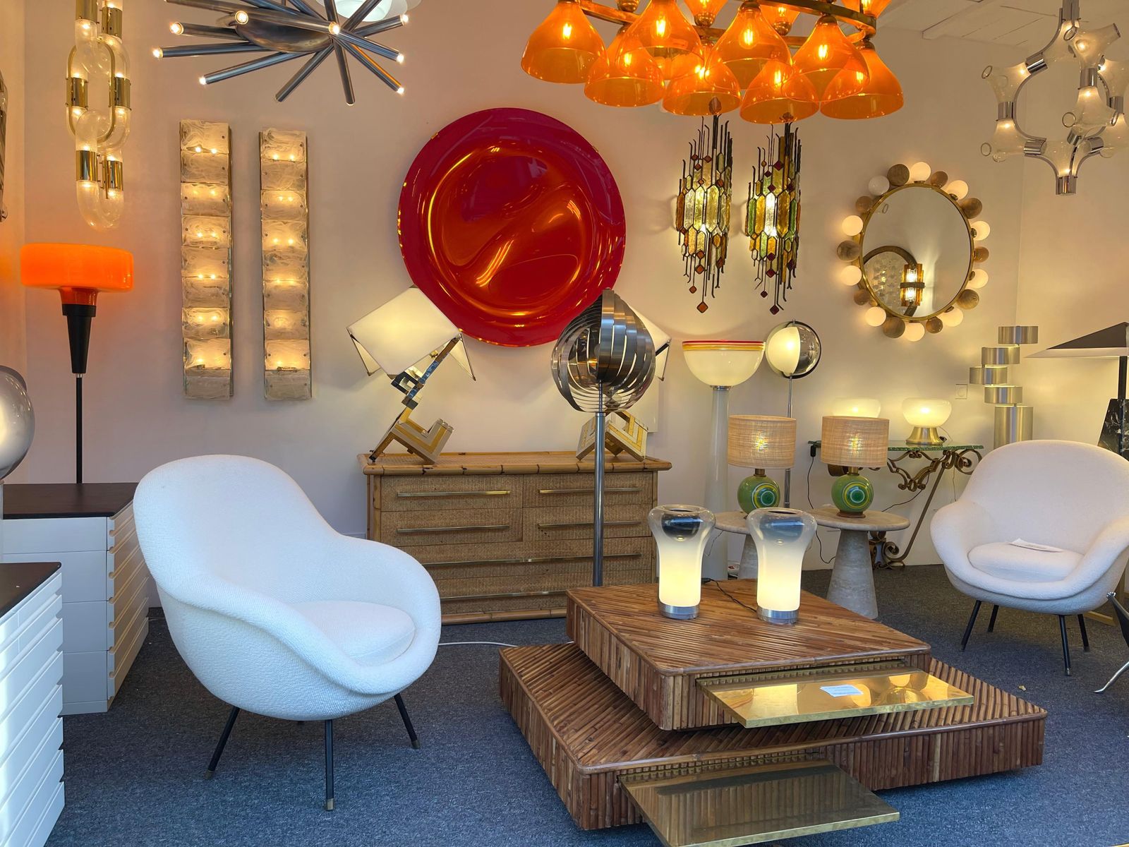 Lighting Large Contemporary Pair Of Brass And White Penerello Murano Glass Sconces, Italy photo