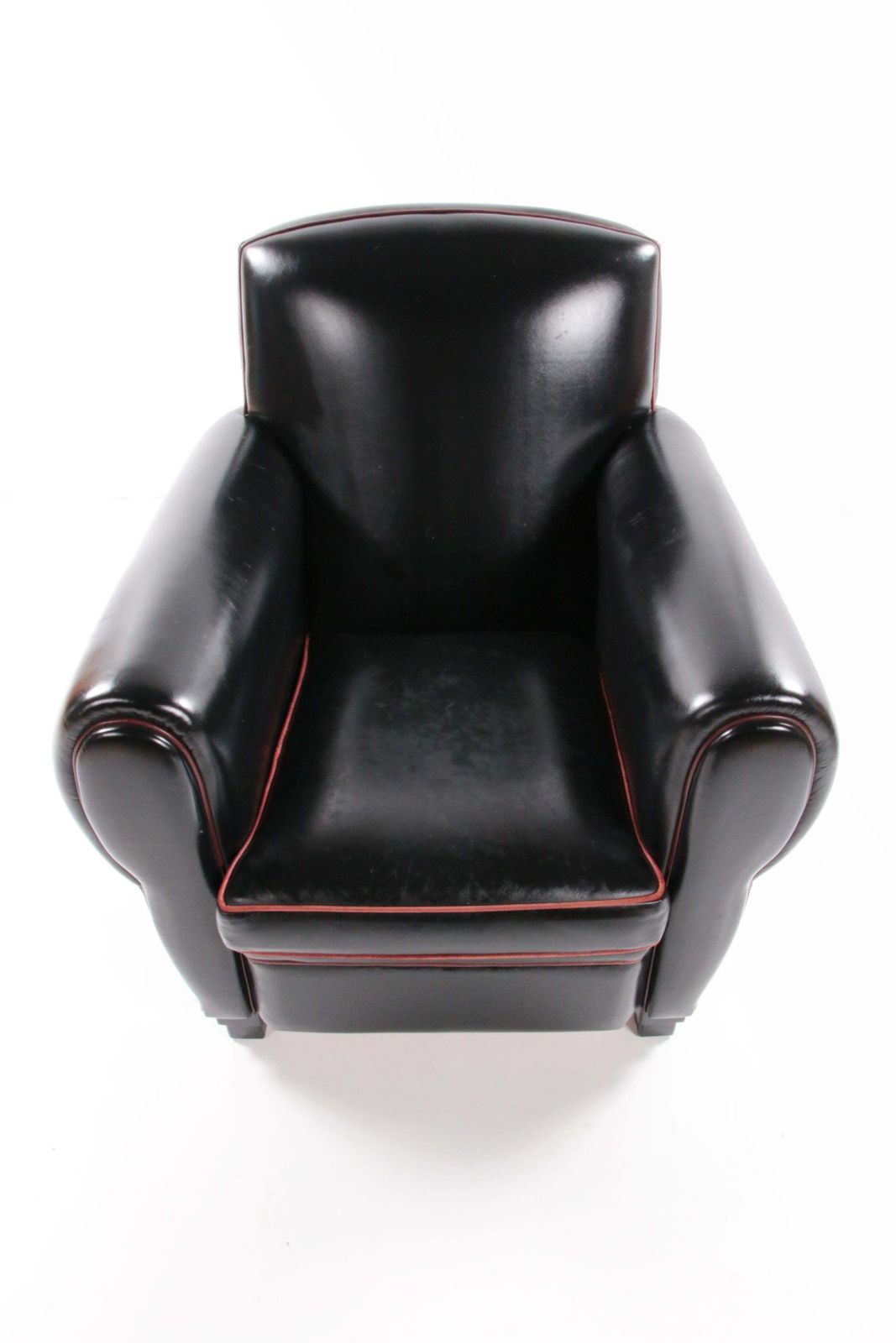photo furniture Very Comfortable And Beautiful Leather Armchair From La Lounge Atelier