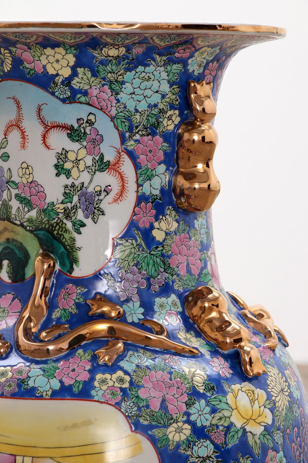 photo furniture Old Chinese Ceramic Hand Painted Vase