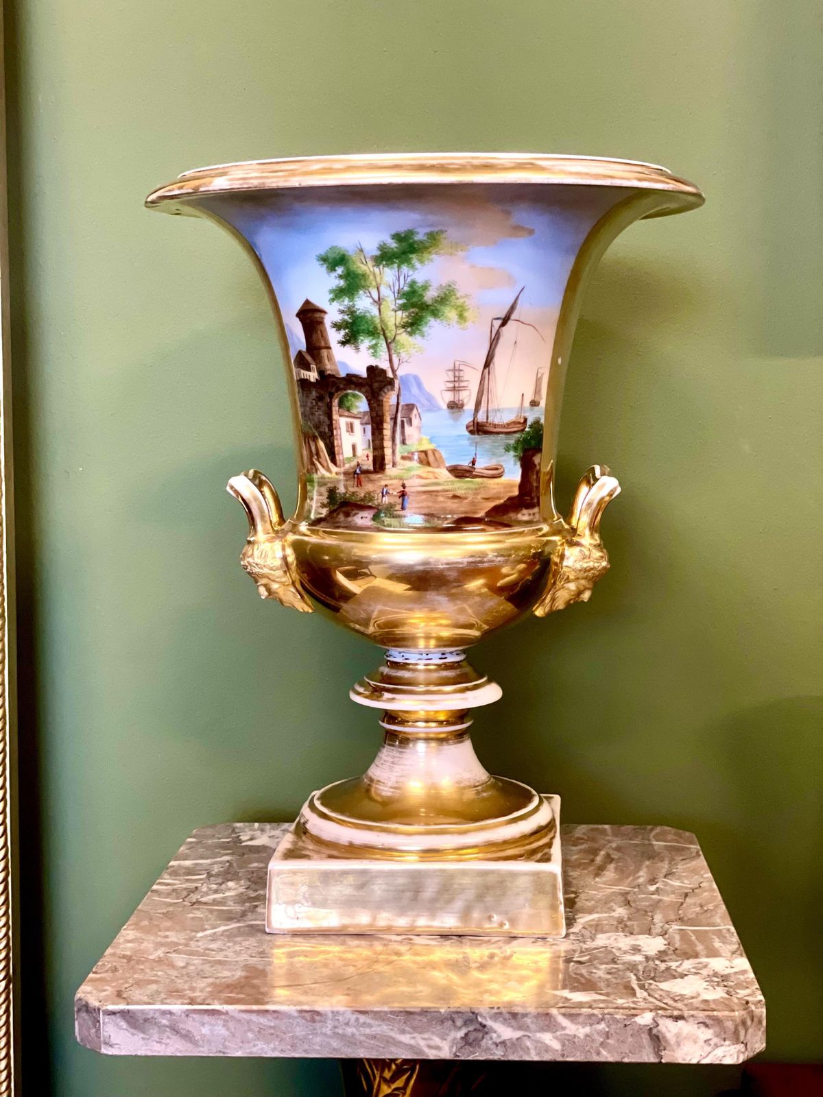 photo vinterior Large Gilt Porcelaine De Paris Medici Vase