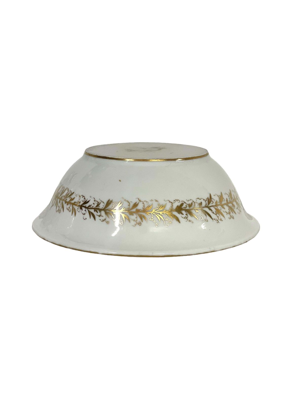 photo vintage 19th Century Set Of Old Paris Porcelain Wash Jug And Basin With Gilt Decoration