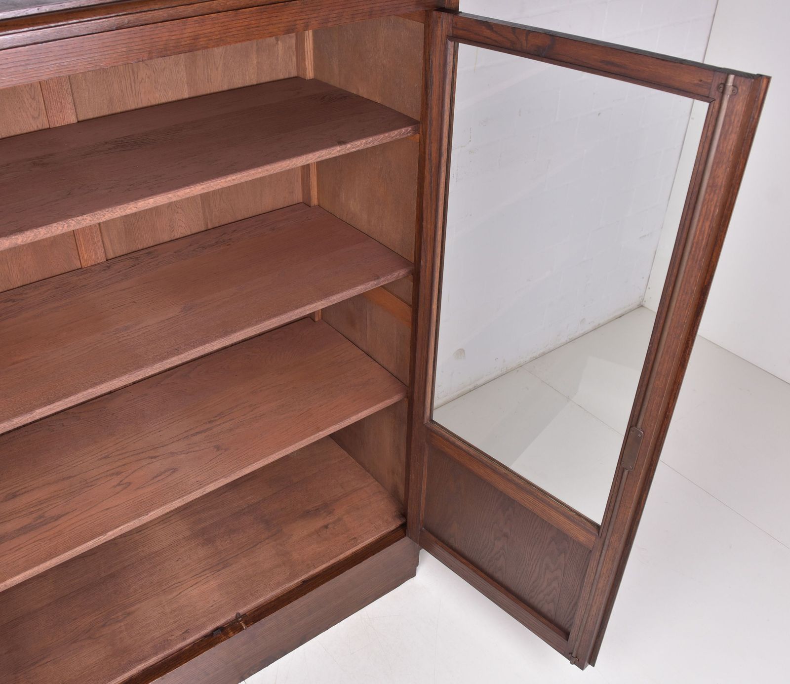 Antique! Display Cabinet Restored Bauhaus Art Deco Circa 1930 Solid Oak Display Cabinet photo 1496.0