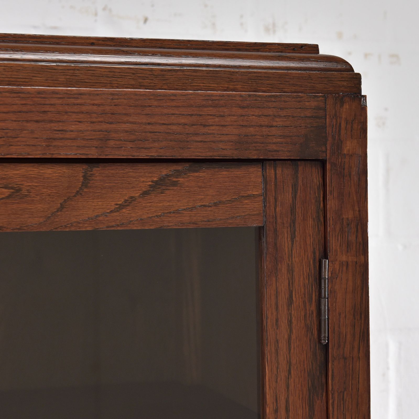 Antique! Display Cabinet Restored Bauhaus Art Deco Circa 1930 Solid Oak Display Cabinet photo vinterior